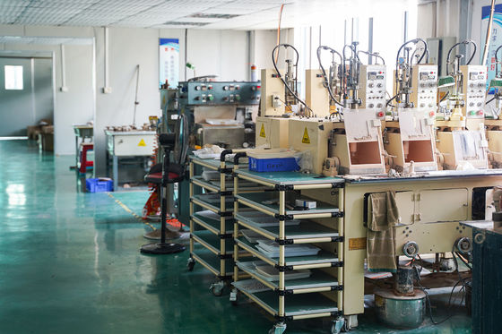 Nhà máy bán buôn tùy chỉnh máy ảnh đa năng zoom tiêu điểm Ống kính chuẩn trực laser